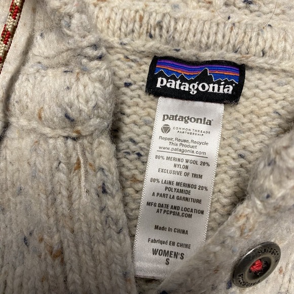 Patagonia Cream Hooded Sweater - Picture 2 of 8